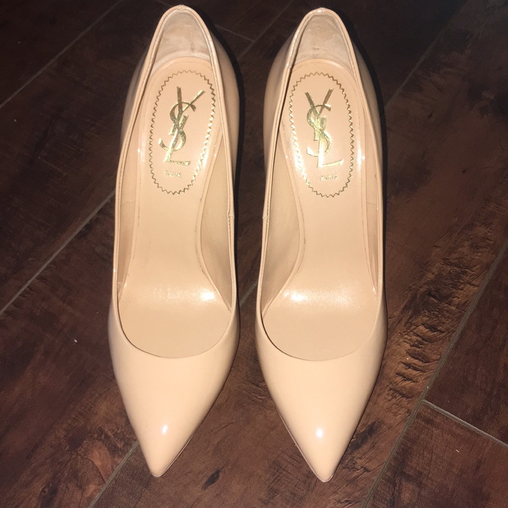 Yves Saint Laurent Patent Leather Pumps